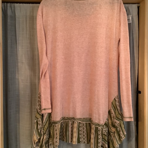 ODDY size M BOHO long sleeve Tunic top Beautiful contrast trim. Nice Fall piece. - Picture 2 of 3